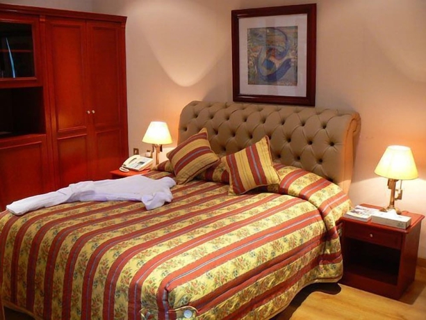 Imagen de la habitación del Hotel Al Bustan. Foto 3