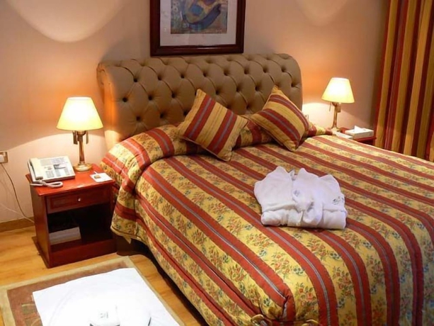 Imagen de la habitación del Hotel Al Bustan. Foto 4
