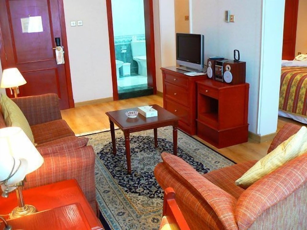 Imagen de la habitación del Hotel Al Bustan. Foto 13