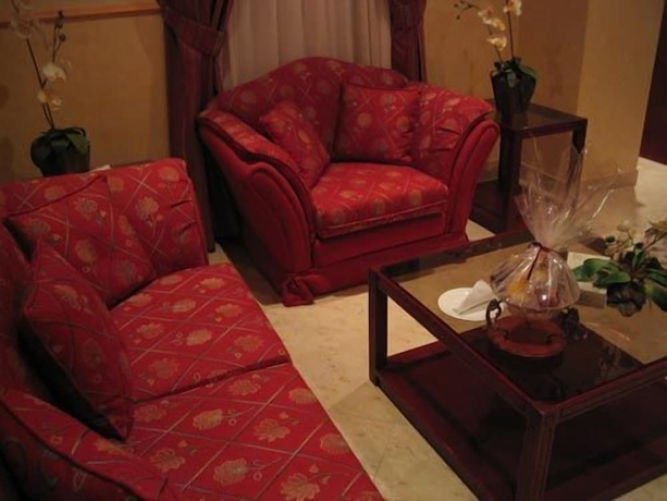 Imagen de la habitación del Hotel Al Bustan. Foto 14