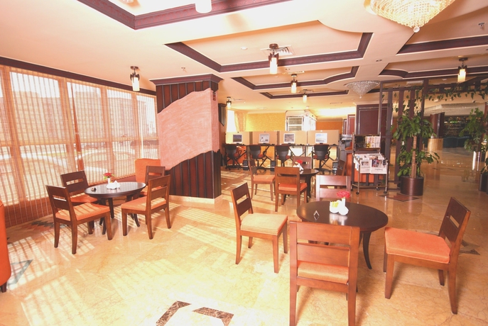 Imagen de los interiores del Hotel Al Bustan, Sharjah. Foto 8
