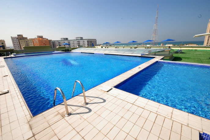 Imagen de la piscina del Hotel Al Bustan, Sharjah. Foto 16