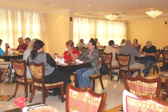 Imagen del bar/restaurante del Hotel Al Bustan, Sharjah. Foto 4