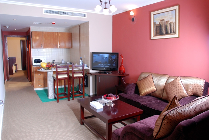 Imagen de la habitación del Hotel Al Bustan Tower Suites. Foto 2