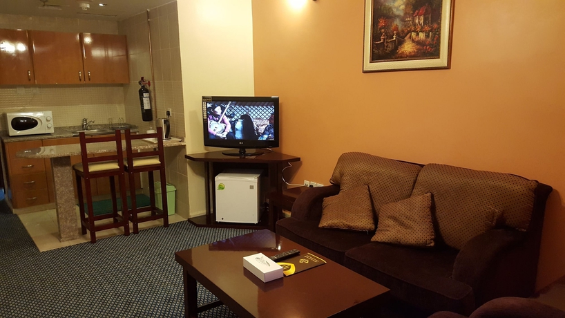 Imagen de la habitación del Hotel Al Bustan Tower Suites. Foto 12