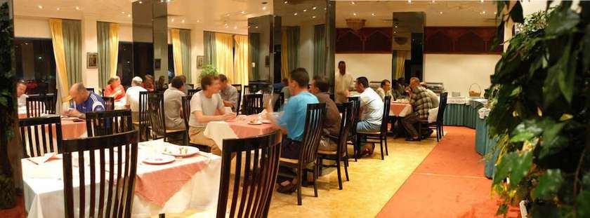 Imagen del bar/restaurante del Hotel Al Bustans Flats. Foto 2