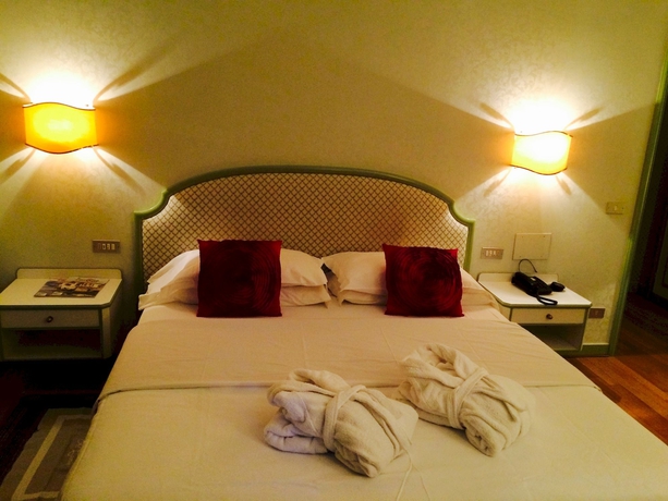 Imagen de la habitación del Hotel Al Camin. Foto 2
