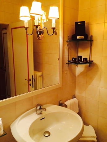 Imagen de la habitación del Hotel Al Camin. Foto 8
