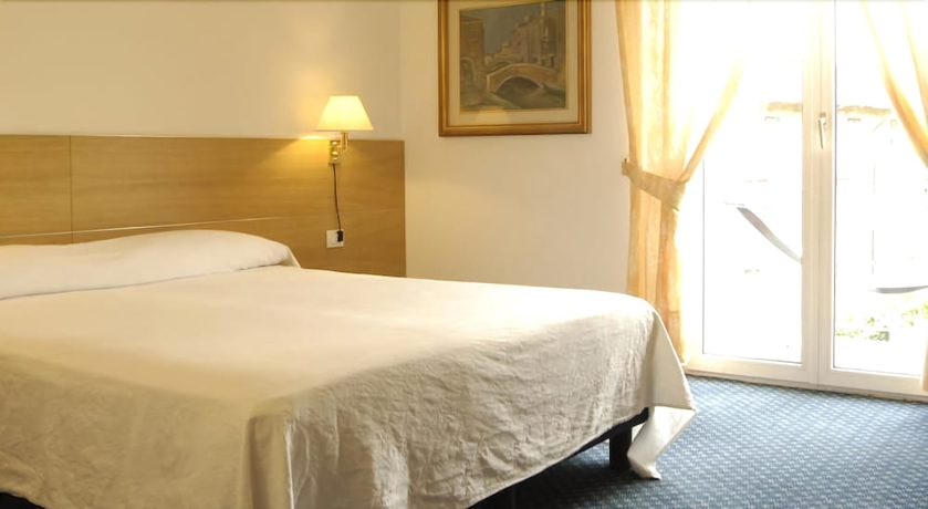 Imagen de la habitación del Hotel Al Caminetto, Torbole Sul Garda. Foto 5