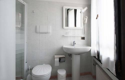 Imagen de la habitación del Hotel Al Castello, Bassano Del Grappa. Foto 4
