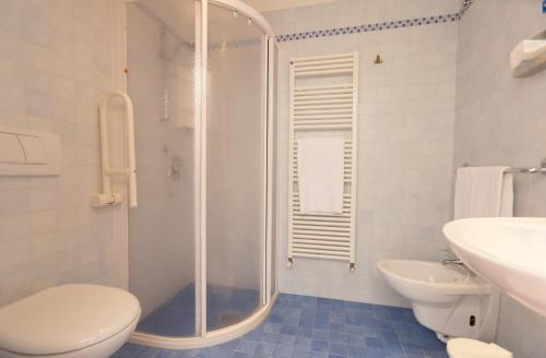 Imagen de la habitación del Hotel Al Caval. Foto 9