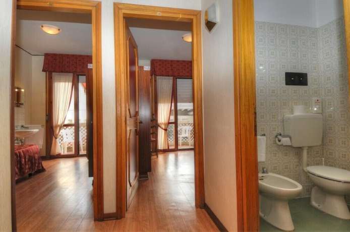 Imagen de la habitación del Hotel Al Cavallino Bianco, Lignano Sabbiadoro. Foto 13