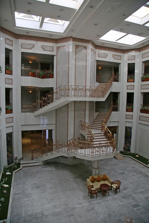 Imagen de los interiores del Hotel Al Diafah Suites. Foto 7