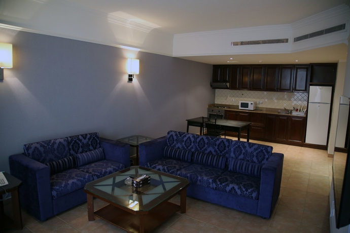 Imagen de los interiores del Hotel Al Diafah Suites. Foto 8