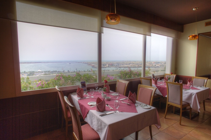 Imagen del bar/restaurante del Hotel Al Diar Capital. Foto 1