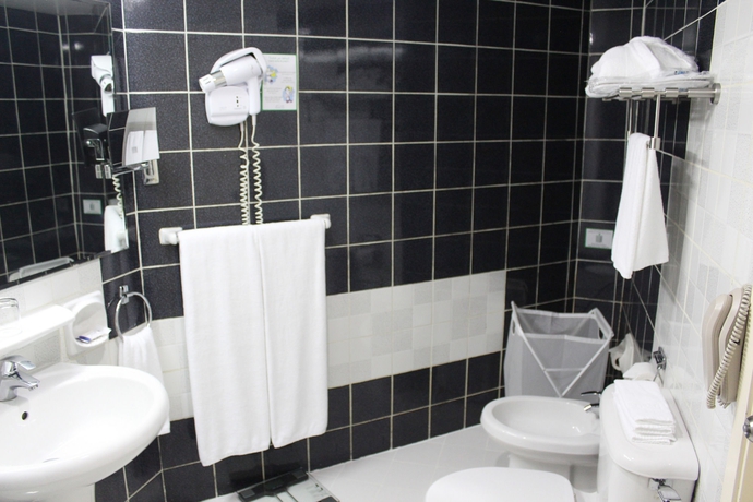 Imagen de la habitación del Hotel Al Diar Dana. Foto 12