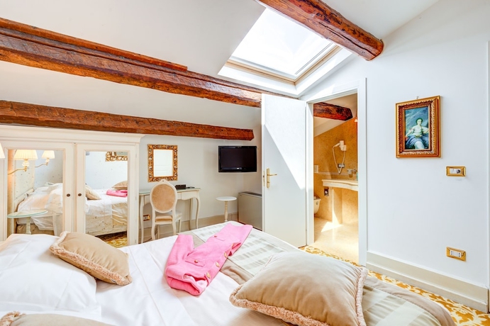 Imagen de la habitación del Hotel Al Duca Di Venezia. Foto 14