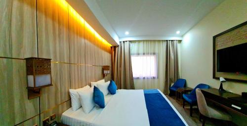 Imagen de la habitación del Hotel Al Ebaa. Foto 5