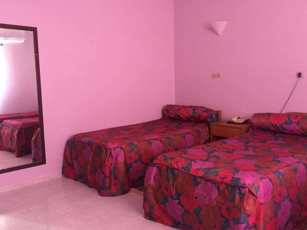 Imagen de la habitación del Hotel Al Fajr, Uchda. Foto 7
