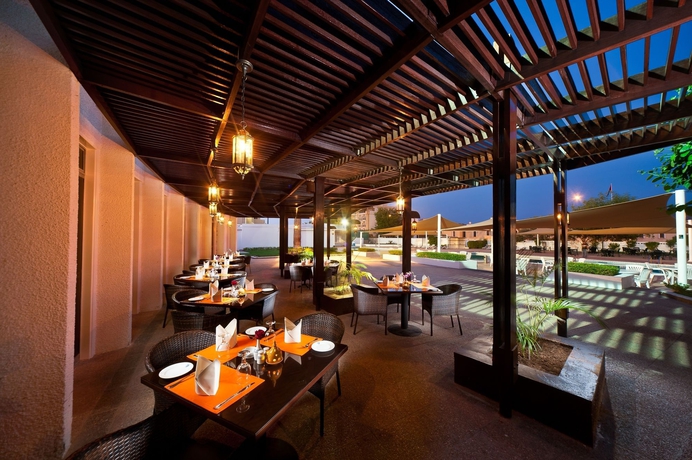 Imagen del bar/restaurante del Hotel Al Falaj. Foto 4