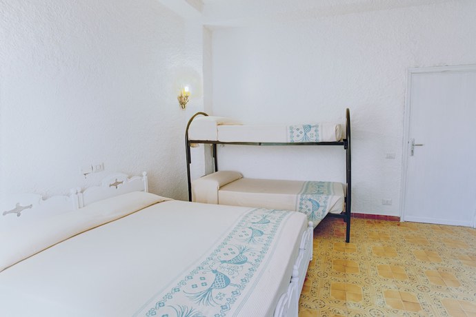 Imagen de la habitación del Hotel Al Faro, San Teodoro . Foto 6