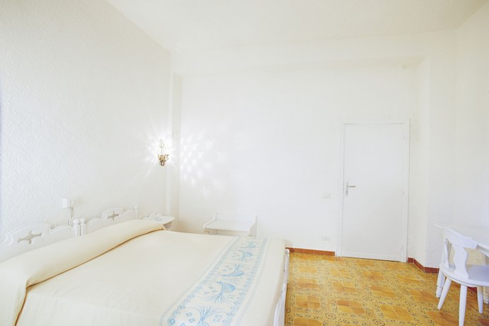 Imagen de la habitación del Hotel Al Faro, San Teodoro . Foto 13