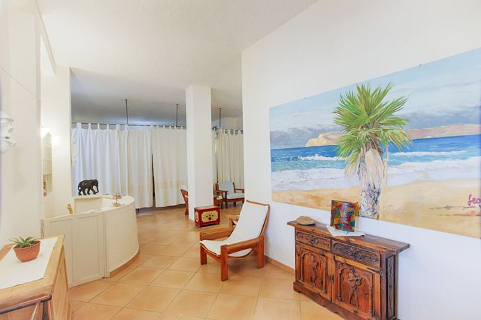Imagen de los interiores del Hotel Al Faro, San Teodoro . Foto 20