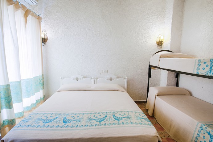 Imagen de la habitación del Hotel Al Faro, San Teodoro . Foto 16