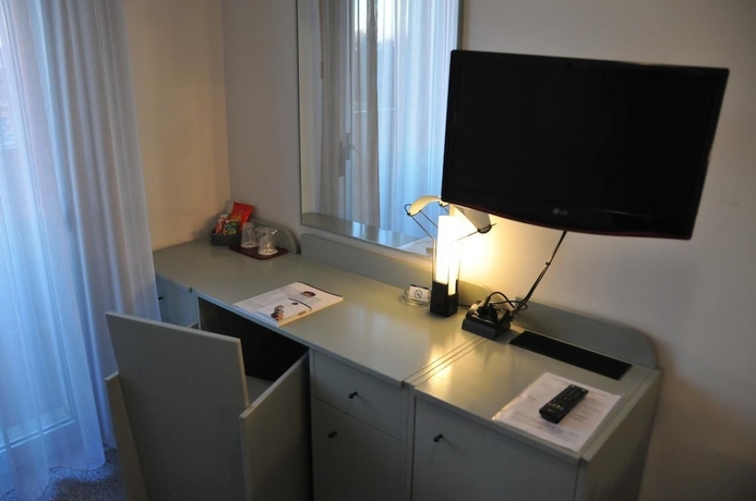 Imagen de la habitación del Hotel Al Fogher. Foto 12