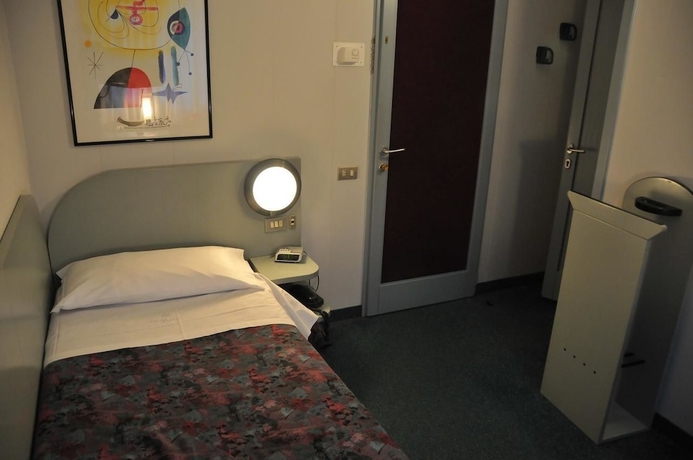 Imagen de la habitación del Hotel Al Fogher. Foto 14