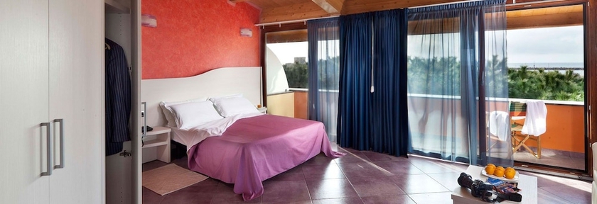 Imagen de la habitación del Hotel Al Gabbiano, Bosa Marina. Foto 2