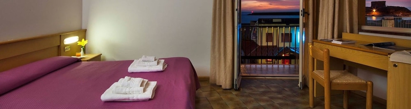 Imagen de la habitación del Hotel Al Gabbiano, Bosa Marina. Foto 4