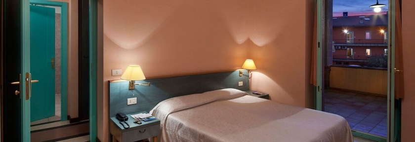 Imagen de la habitación del Hotel Al Gabbiano, Bosa Marina. Foto 14