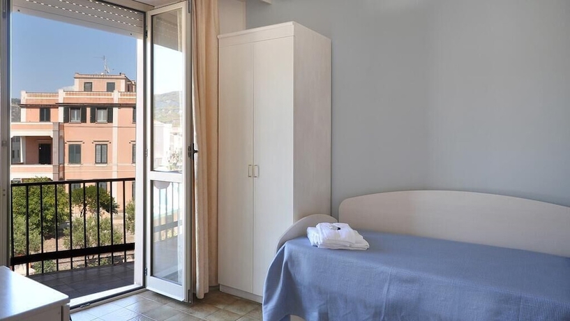 Imagen de la habitación del Hotel Al Gabbiano, Bosa Marina. Foto 16