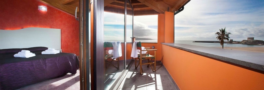 Imagen de la habitación del Hotel Al Gabbiano, Bosa Marina. Foto 18