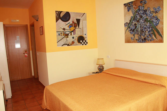 Imagen de la habitación del Hotel Al Gabbiano, Vittoria. Foto 6