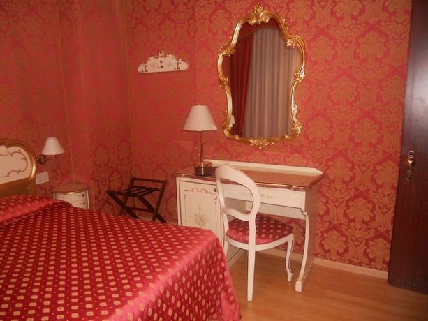 Imagen de la habitación del Hotel Al Gazzettino. Foto 3