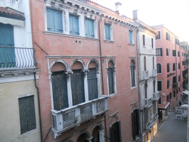 Imagen de la habitación del Hotel Al Gazzettino. Foto 4