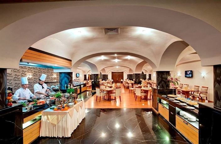 Imagen del bar/restaurante del Hotel Al Gosaibi. Foto 2