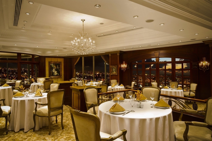 Imagen del bar/restaurante del Hotel Al Habtoor Grand. Foto 2