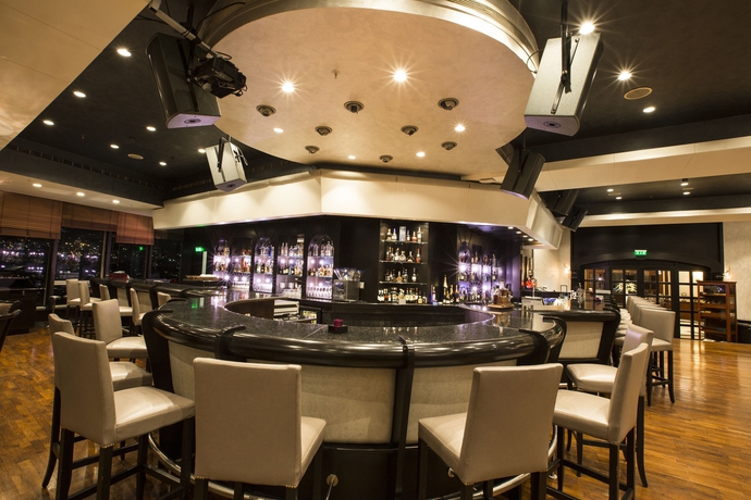 Imagen del bar/restaurante del Hotel Al Habtoor Grand. Foto 4