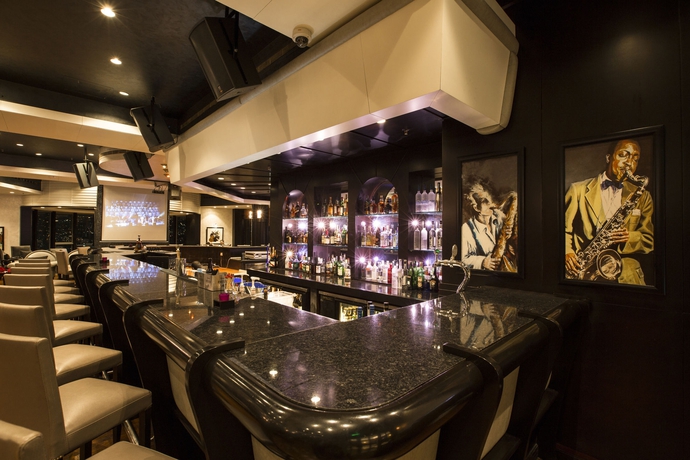 Imagen del bar/restaurante del Hotel Al Habtoor Grand. Foto 5