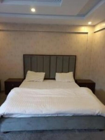 Imagen de la habitación del Hotel Al Hafiz Resorts Naran. Foto 15