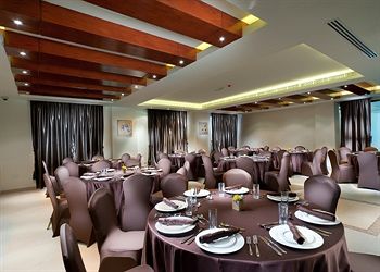 Imagen de los interiores del Hotel Al Hail Waves Managed By Centara. Foto 10