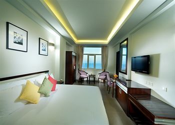 Imagen de los interiores del Hotel Al Hail Waves Managed By Centara. Foto 11