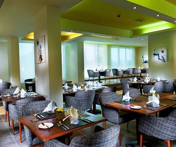 Imagen de los interiores del Hotel Al Hail Waves Managed By Centara. Foto 15