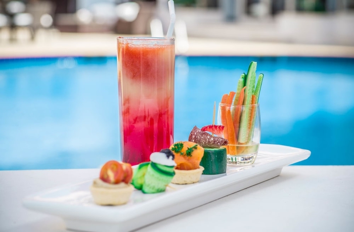 Imagen de la piscina del Hotel Al Hamra Jeddah. Foto 17