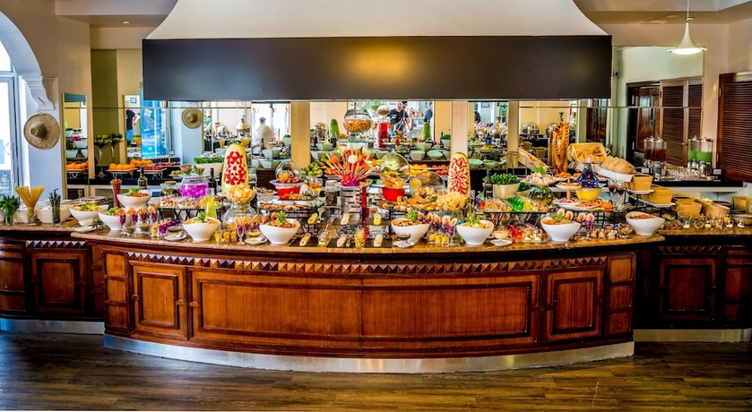 Imagen del bar/restaurante del Hotel Al Hamra Jeddah. Foto 3