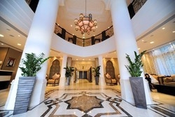 Imagen de los interiores del Hotel Al Hamra Sharjah. Foto 7