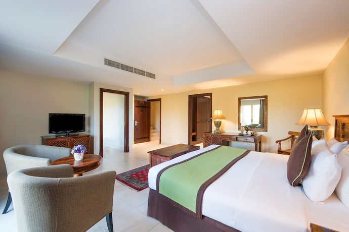 Imagen de la habitación del Hotel Al Hamra Village. Foto 3